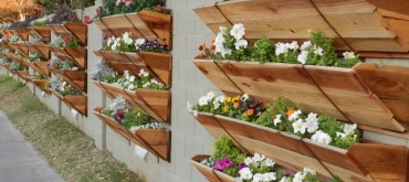 Projekty domů | Dřevěné květináče dodají zahradě ten správný šmrnc